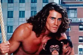 《人猿泰山》系列电影男主不幸坠机去世，享年58岁图片