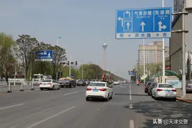 紫金山路宾水道交口南口增设“可变车道”  驾车至此 请注意标志标线图片
