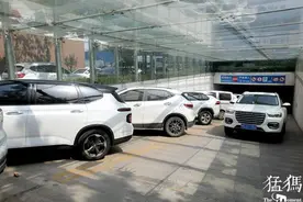 路边停车难，你经历过吗④停车资源周转率不均，亟须新政出台图片