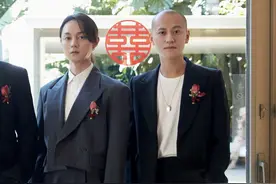 王彦霖大婚伴郎团颜值引争议，尹正憔悴不堪，杨紫前男友光头抢镜图片