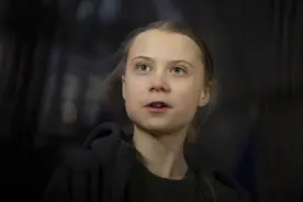 小小年纪心机深沉，背靠西方碰瓷中国，“环保少女”做了什么恶？图片