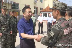 于鹏飞“八一”建军节走访慰问活动部队官兵和退役军人图片