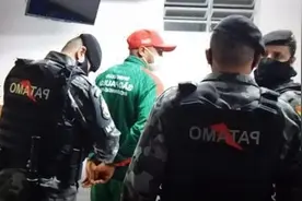 终身禁赛都不够！球员将裁判打到当场昏迷失去意识 因谋杀罪被捕图片