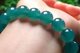 买蓝水翡翠一定要慎重？图片