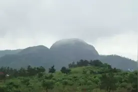 河源著名的一座山望郎回图片