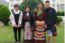 像格桑花一样扎根：西藏曾经的3人乡，父亲和2个女儿守边的故事图片