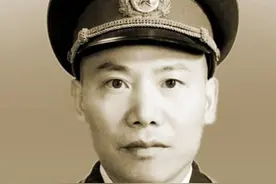 九一三事件后，空军的王牌师长被提拔为副政委，他的结局怎么样？图片