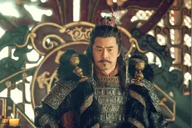 新《天龙八部》导演，曾多次出演金庸剧，喜欢在大银幕秀身材图片