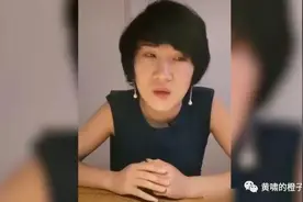 纽村张踩玲中英文巷战进行时图片