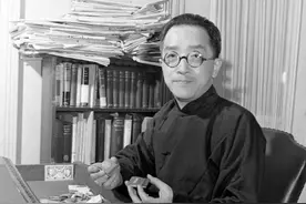 他说“美国的月亮比中国圆”，主张全盘西化，终身崇拜美国文明图片