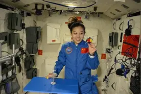 38岁考博，41岁二度“飞天”，这个农村女孩如何成长为最美航天员图片