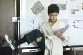 38岁的孙俪被邓超“带坏”了，不顾眼光的高强度拉腿，女人不服老图片