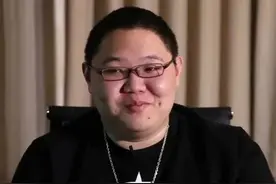 PDD复播晒伤口，缝了45针，损失一半肝脏，遗书都写了图片