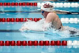 蛙泳两个常见的错误动作及纠正图片