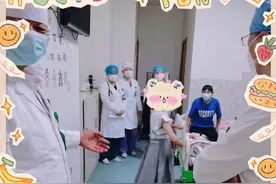 听我说谢谢你！女童为医生跳舞致谢图片