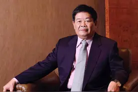 中国首善曹德旺：潘石屹做慈善鬼精鬼精的，陈光标是真傻不是假傻图片