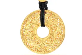 精致绝美的镂空黄金首饰，今年早春正流行图片