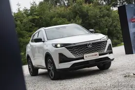 新车 | 原创设计是自主品牌刚需！实拍长安第二代CS55 PLUS图片