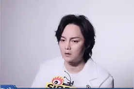 碰瓷张国荣，胖成吸油馒头？尹正近照曝光后，网友惊呼认不出图片