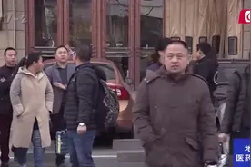 马上过年了，工资没结清，工头却突然失联了图片