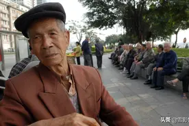 86岁大爷：和老伴搭伙30年很相爱，过完年还是散伙各回各家图片