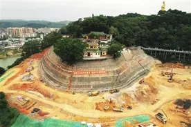 广西梧州：青山如画映三江图片