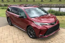 GL8迎来最强对手，丰田新款塞纳实拍，气场不输埃尔法图片