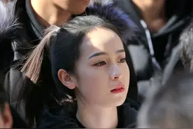 她的颜值，是真的美，而且是360°无死角的那种美图片