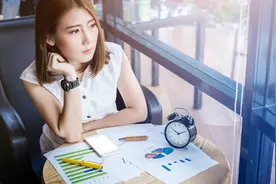 女儿说：以后单身的人只会越来越多，谁还敢结婚图片