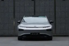 小鹏P7性能试炼：驾驶感受叫板特斯拉 语音可控制车辆80%以上功能图片