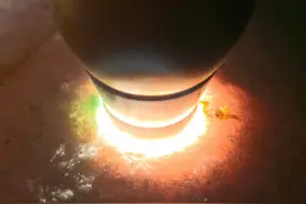 老坑木那春彩手镯料，料子品相佳，皮壳紧扎图片