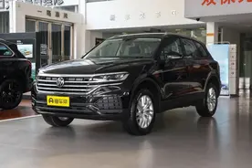 途锐机脚胶坏了一个，需要两个同时换吗？大概多少钱？图片