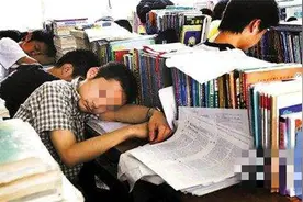 课间10分钟能做什么？看完这些图，网友：太心酸了图片