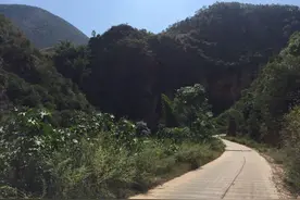 在山谷里泡温泉，过山里人家的生活，你能行吗？图片