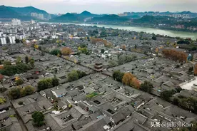 航拍四川阆中古城，青瓦屋顶一望无际，规划布局堪比现代城市图片