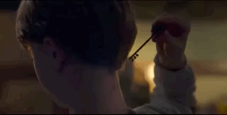 满屏鲜肉的R级尺度，还在乎什么评分