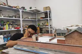 回忆杀！济南小伙用微缩模型还原儿时农家小院，网友：想起了热气腾腾的百家饭图片