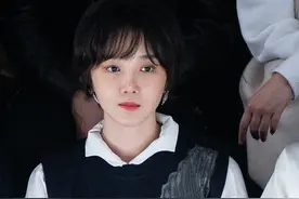 陈小纭拉踩杨幂，惹哭容祖儿，是单纯耿直，还是故意为之？图片