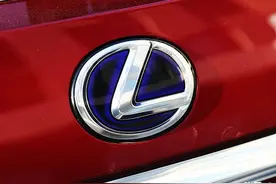 敢竞争宝马X5？RX300落地价53万，雷克萨斯RX导购解析图片