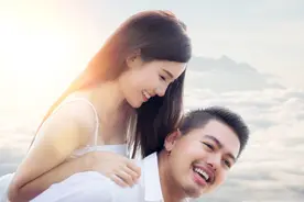 “有钱男人”和“穷男人”，女人嫁哪个会幸福？3个女人说了实话图片