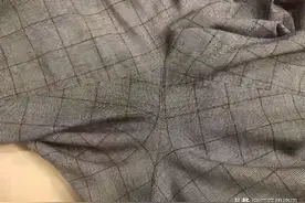 沈阳女子在万象城朗姿店花三千多买裤子半个月就起毛，商家称不属于质量问题图片