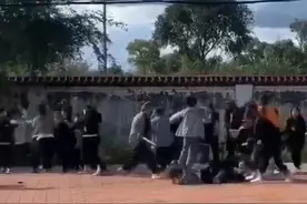 场面一度失控！数十名女学生相约打群架，校长被免职图片