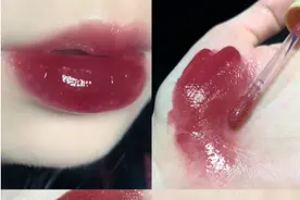 这款镜面玻璃唇，真的是太闪了图片