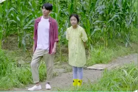 徐峥女儿也进娱乐圈！出道搭王俊凯演献礼片，外貌被指越来越像爸图片