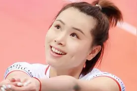 女排曾春蕾男友曝光，游泳一哥牵手大花蕾，社交动态细节暖人心图片