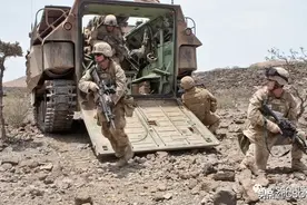 「CSGO与现实29」现实CT除了武器，还会带什么？图片