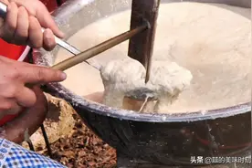 山东大哥在集市上卖传统小吃，1元1个比脸盆大，日入300元不挣钱图片
