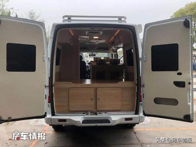 新款大通V80房车来了！16.58万起车长5米，2人玩刚好代步开也轻松