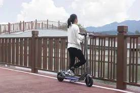 华为智选 乐骑智能电动滑板车，让短途通勤更便利图片
