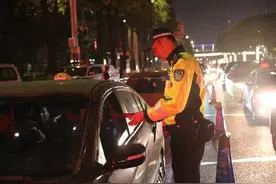 喝了“隔夜酒”，第二天早上能开车吗？牢记这个时间，避免酒驾图片